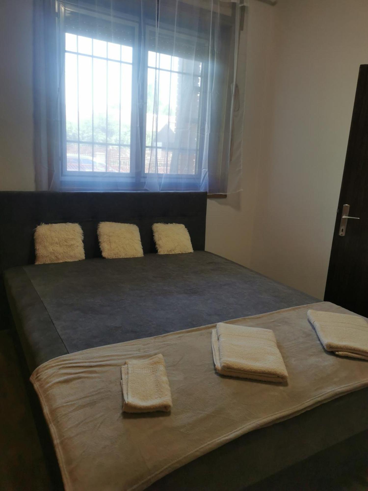 Villa Negra 1 Балатонфенивес Екстериор снимка